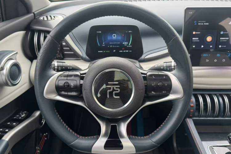 Used BYD Yuan PLUS 2022 430 km Luxury Version Interior 2