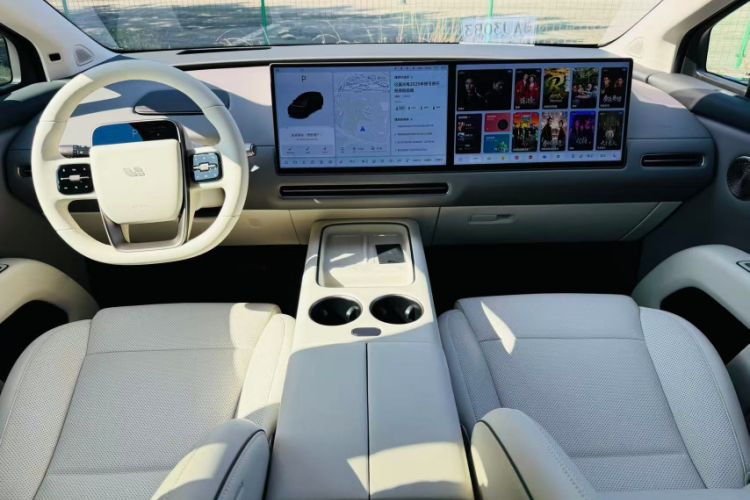 Used Li Auto Li Auto i8 2025 Model Standard Version
