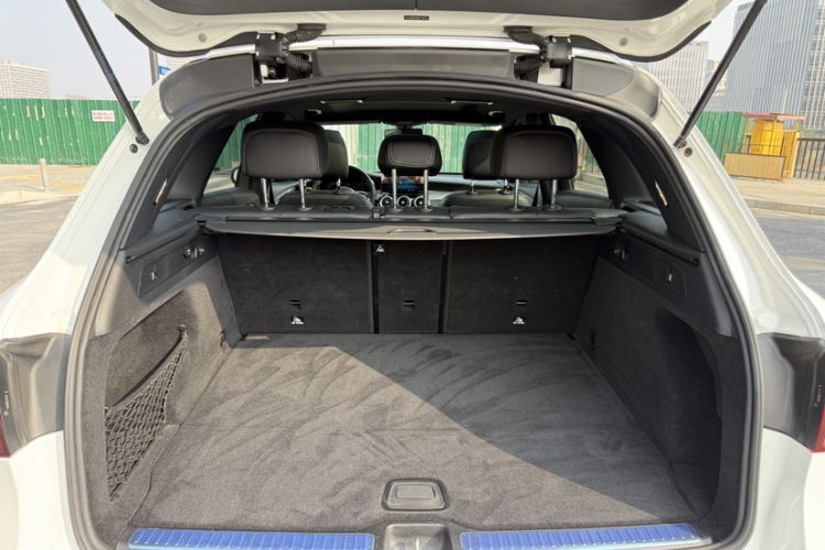 Used Mercedes-Benz GLC 2021 GLC 260 L 4MATIC Dynamic Edition Interior 4