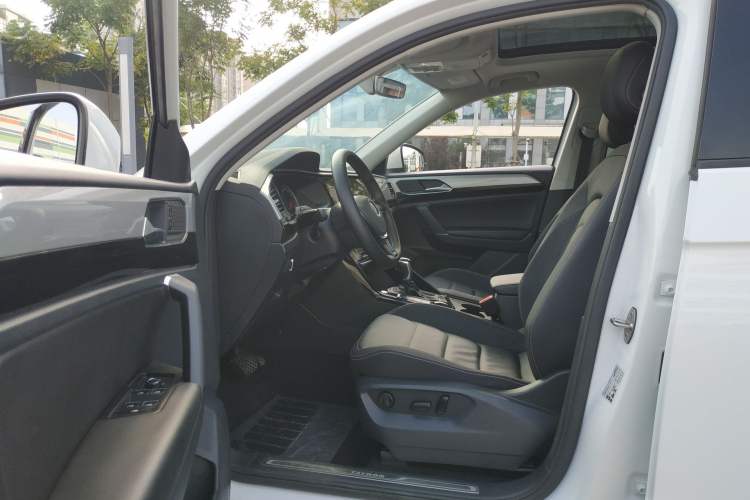 Used Volkswagen Tayron 2020 330TSI Two-Wheel Drive Luxury Smart Connectivity Version