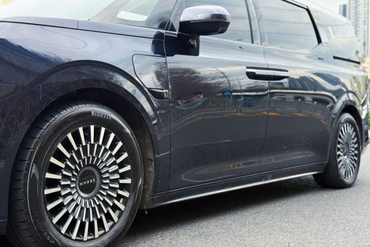 Used Zeekr 009 2022 WE Edition Exterior 10