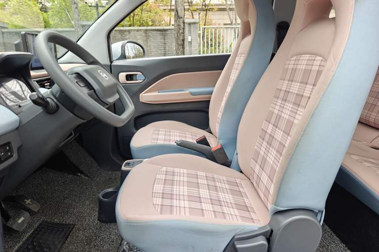 Used Chery New Energy QQ Ice Cream 2024 Youth Edition 205km Milkshake Interior 1