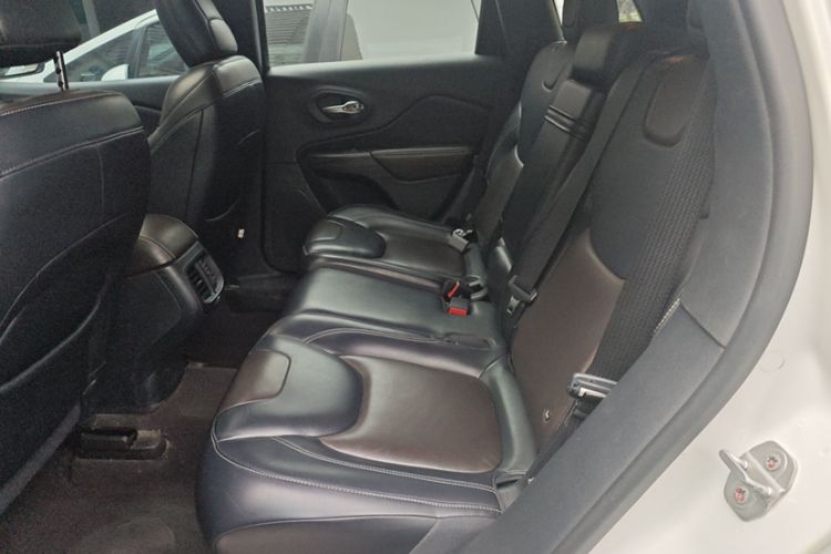 Used Jeep Cherokee 2016 2.4L Professional Edition