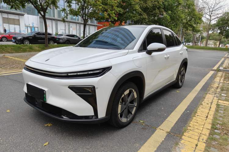 Used Livan 7 2024 450 km Business Glory Edition