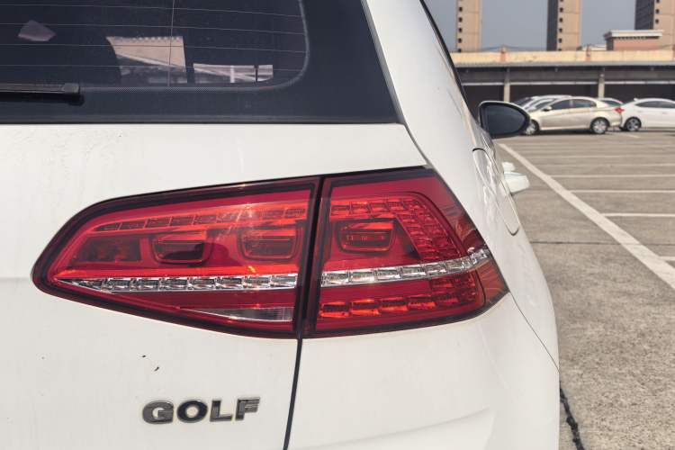 Used Volkswagen Golf 2016 1.6L Automatic Comfort Model Exterior 7