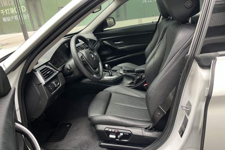 Used BMW 3 Series GT 2019 320i Sport Edition Left Front Seat