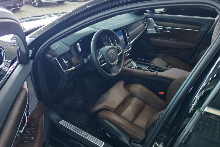 Used Volvo S90 2024 B5 Luxury Smart Edition