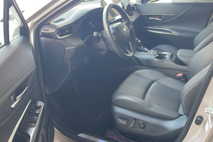 Used Toyota Venza 2023 2.5L Smart Electric Hybrid Dual-Drive Prestige Version