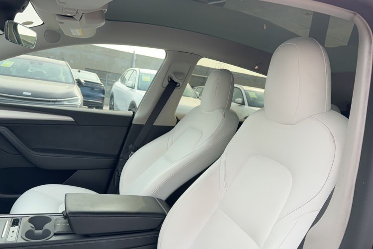 Used Tesla Model Y 2022 Rear-Wheel-Drive Version
