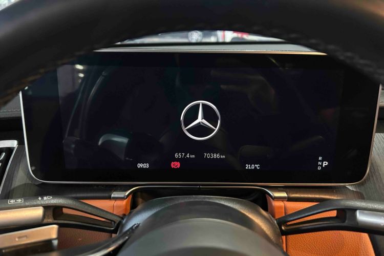 Used Mercedes-Benz S-Class 2021 S 400 L Business Model Odometer Close Up