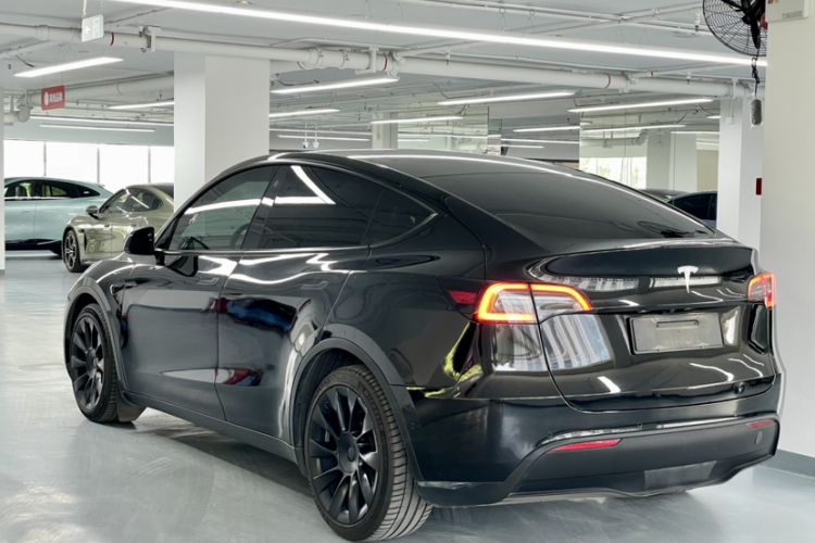 Used Tesla Model Y 2021 Long-Range All-Wheel-Drive Version 3D7