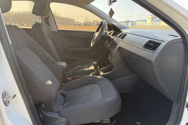 Used Volkswagen Santana 2016 1.4L Manual Fashion Edition Interior 1