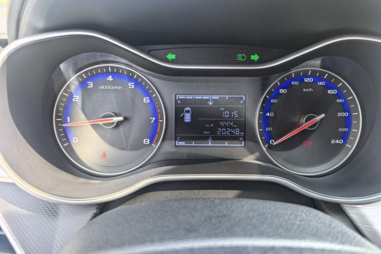 Used Geely Auto Vision 2019 Upgraded Model 1.5L Manual Luxury Version China VI Standard
