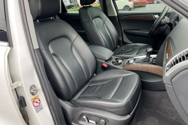 Used Audi Q5 2015 40 TFSI Comfort Model
