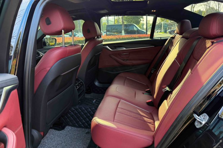 Used BMW 5 Series 2021 530Li Leading Model M Sport Package Interior 4