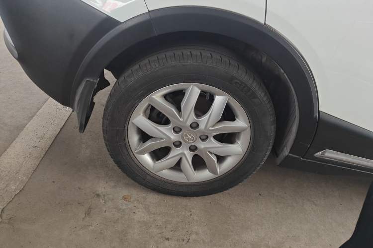 Used JAC Refine S3 2014 1.5L CVT Luxury Smart Model