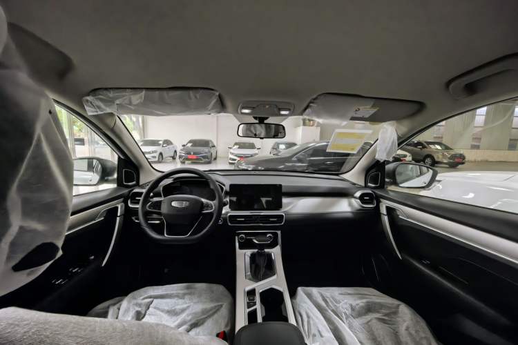 Used Geely Auto Coolray 2025 1.5L CVT Super Edition Interior 5