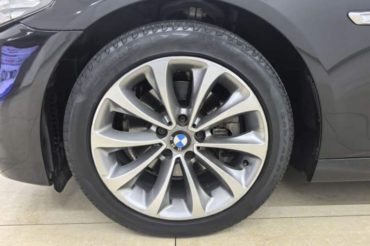 Used BMW 5 Series 2017 525Li Leading Model
