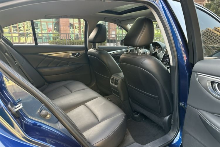 Used Infiniti Q50L 2018 2.0T Enjoyment Version China VI Standard
