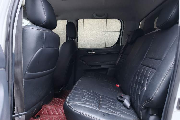 Used Foton Tunland 2017 2.4L E3 Gasoline 4x4 Elite Edition 4G69S4M