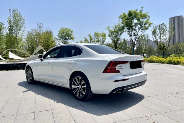 Used Volvo S60 2022 B4 Zhiyuan Luxury Edition
