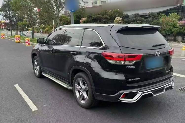 Used Toyota Highlander 2018 2.0T Four-Wheel Drive Luxury Version 7 Seats China VI Standard