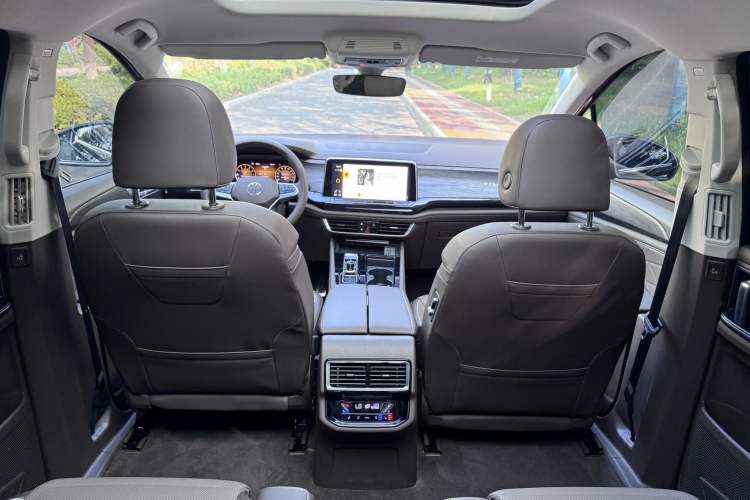 Used Volkswagen Viloran 2024 380TSI Premium Edition