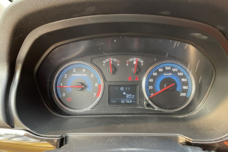 Used Dongfeng Fengon 370 2016 1.5L Manual Luxury Version SFG15-05 7 Seats