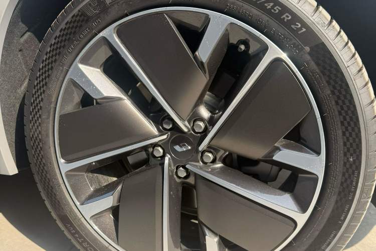 Used Li Auto L9 2025 Ultra Smart Refreshed Edition
