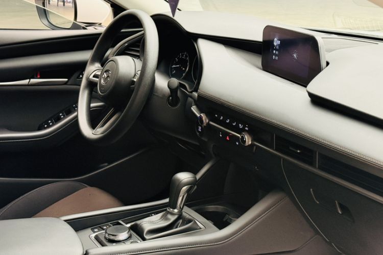 Used Mazda 3 Axela 2023 2.0L Automatic Zhiqing Edition Interior 3