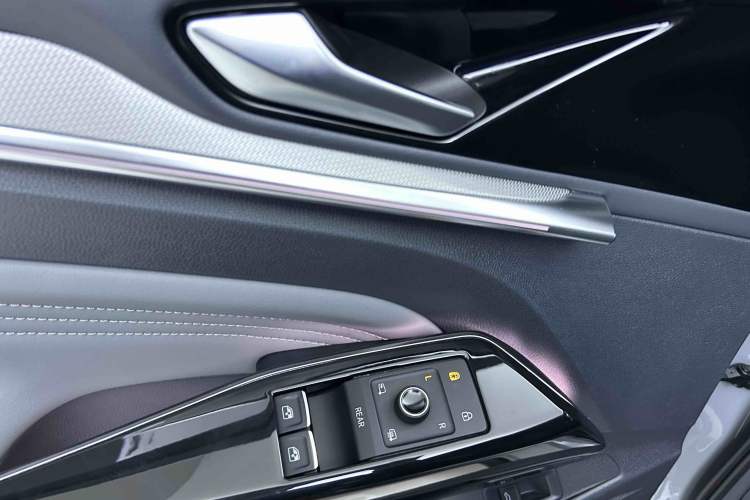 Used Volkswagen ID.4 CROZZ 2022 Long-Range Lite PRO Edition Interior 7