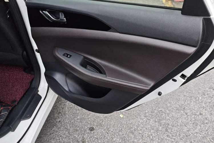 Used Changan Eado DT 2019 1.6L Manual Comfort Model China VI Standard
