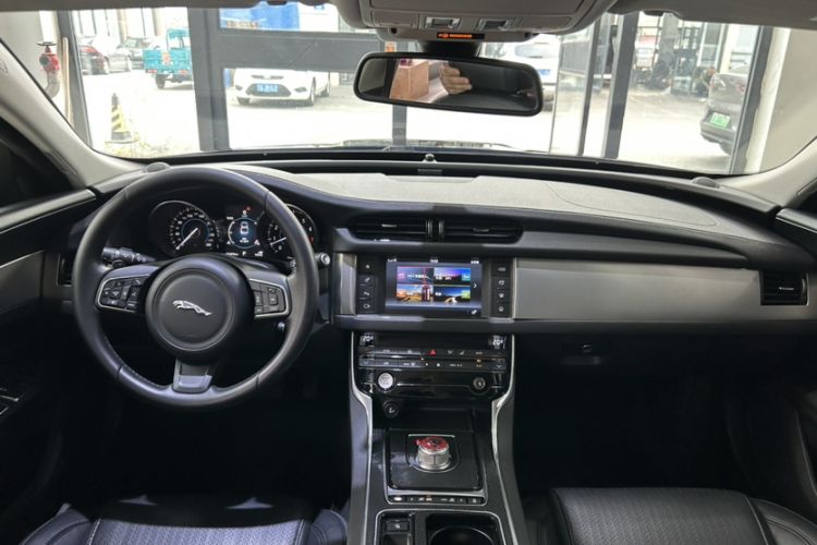 Used Jaguar XF 2016 XF 3.0 SC Two-Wheel-Drive Luxury Edition