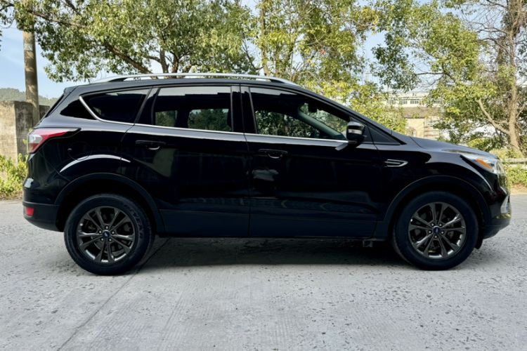 Used Ford Kuga 2019 EcoBoost 180 Two-Wheel-Drive Platinum Edition China VI Standard
