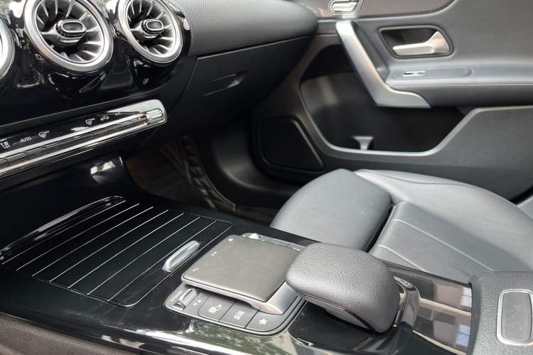 Used Mercedes-Benz A-Class 2022 Restyled A 200 L Sport Sedan Fashion Version Interior 6