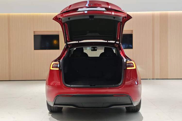 Used Tesla Model Y 2022 Rear-Wheel-Drive Version