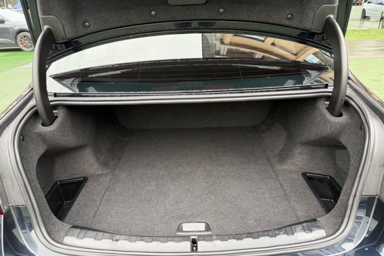 Used BMW i3 2022 eDrive 35 L Trunk