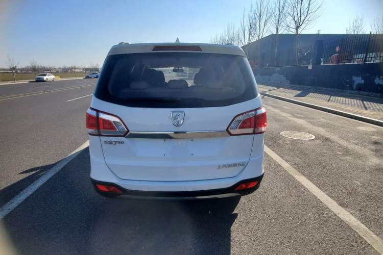 Used Baojun 730 2014 1.5L manual Comfort version 7 seats