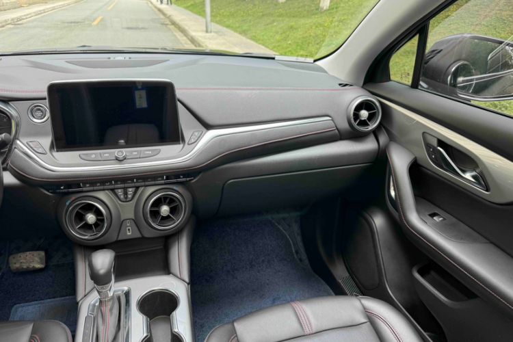 Used Chevrolet Blazer 2022 Mild Hybrid 650T Redline 7-Seater Thunder Edition Interior 3