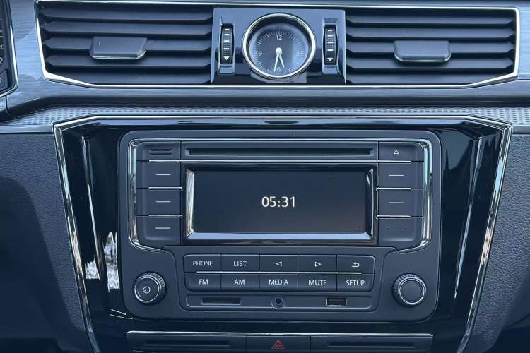 Used Volkswagen Passat 2016 1.8T Government Procurement Version (CEA Engine + 6AT)
