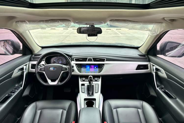 Used Geely Auto Emgrand X7 Sport 2018 1.8TD Automatic Two-Wheel Drive Smart Connect 4G Internet Edition Interior 3