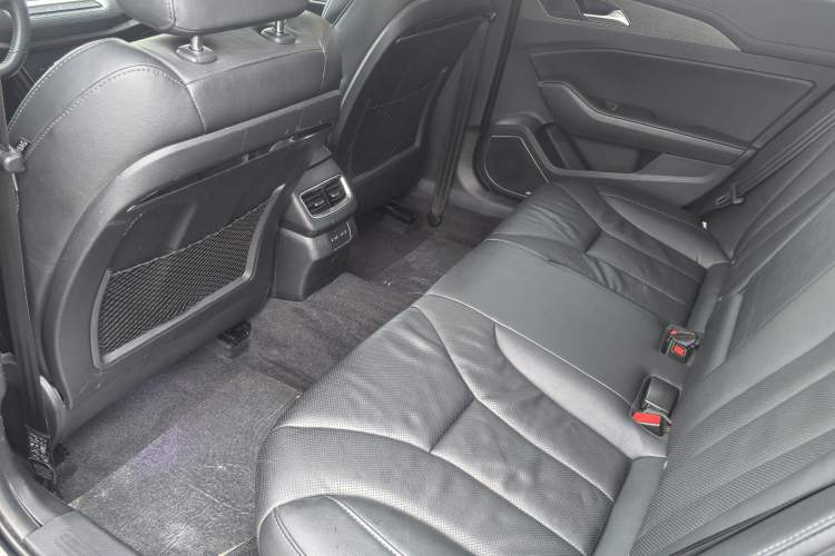 Used Hongqi H5 2022 Classic Model 1.8T Automatic Smart Connect Flagship Edition Interior 2