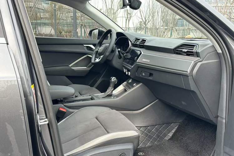 Used Audi Q3 2022 35 TFSI Fashion Dynamic Model
