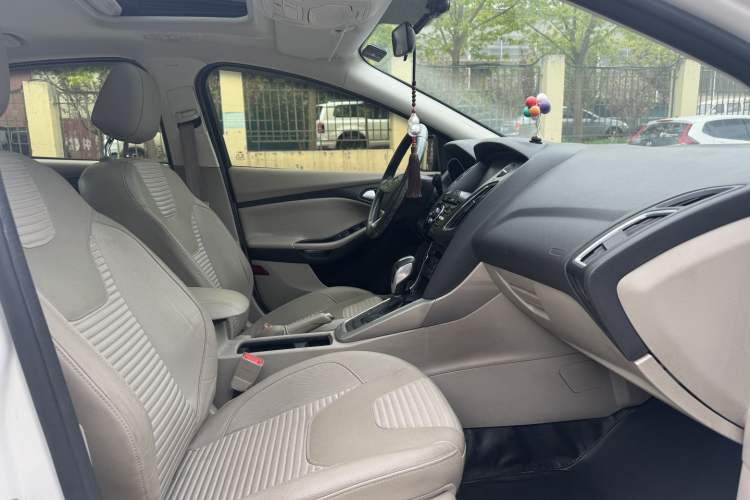 Used Ford Focus 2015 Sedan EcoBoost 125 Automatic Supreme Style Edition