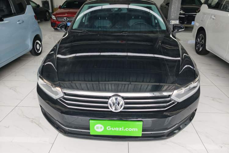 Used Volkswagen Magotan 2018 330TSI DSG Advanced Model Exterior 5