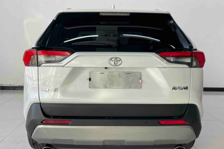 Used Toyota RAV4 2023 2.0L CVT Two-Wheel Drive Fashion Plus Edition
