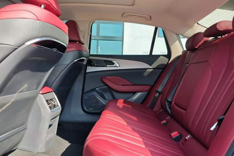 Used Hongqi H5 2024 2.0T Automatic Smart Connect Flagship Edition Interior 3