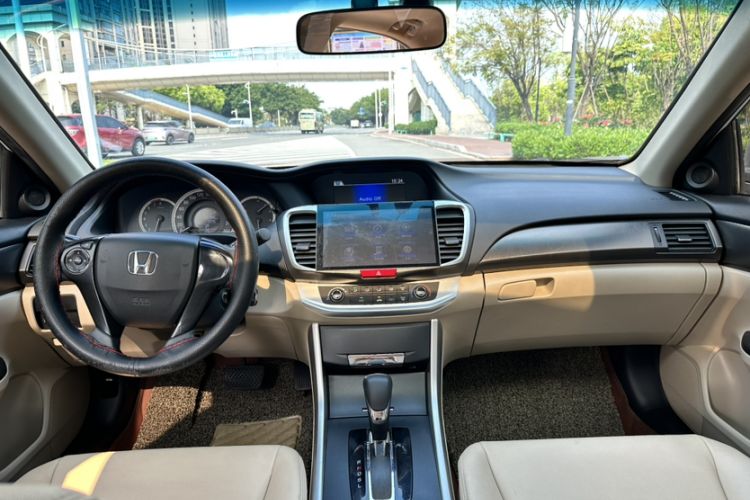 Used Honda Accord 2015 2.0L LX Comfort Edition Audio And AC Panel