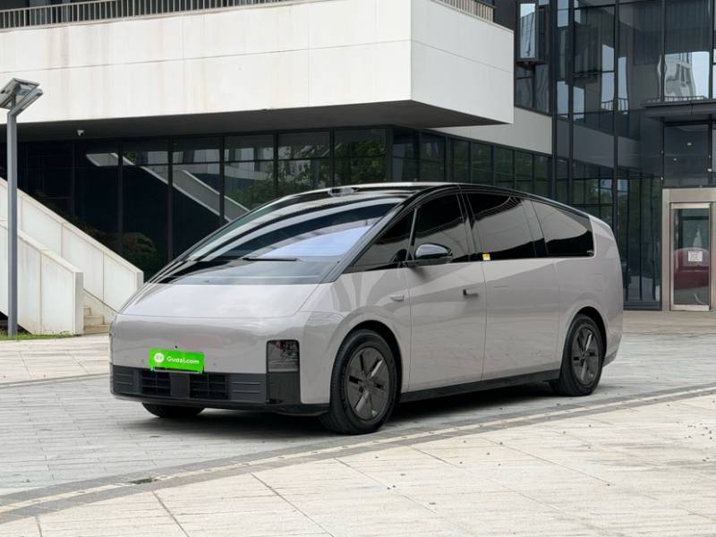 Used Li Auto MEGA 2025 Home Family Special Edition — 1