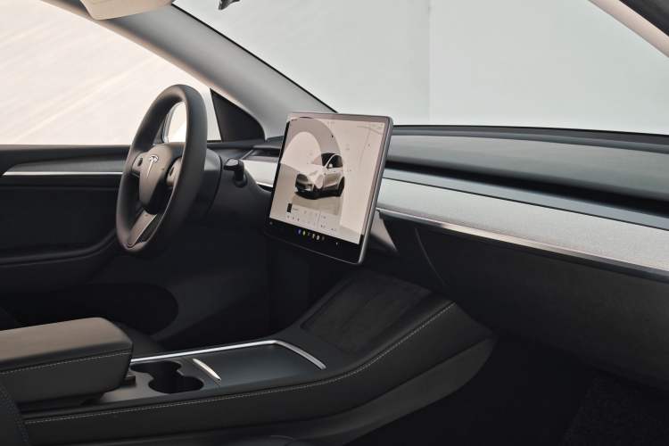 Used Tesla Model Y 2024 Rear-Wheel-Drive Version Interior 9